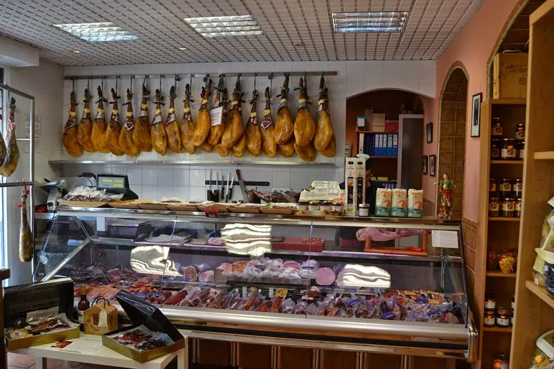 Tienda Gourmet Los Alcalareños Sevilla - Jamonería en Sevilla - foto 3