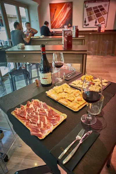 ComeJamon Alfonso - Restaurante en Zaragoza - foto 3