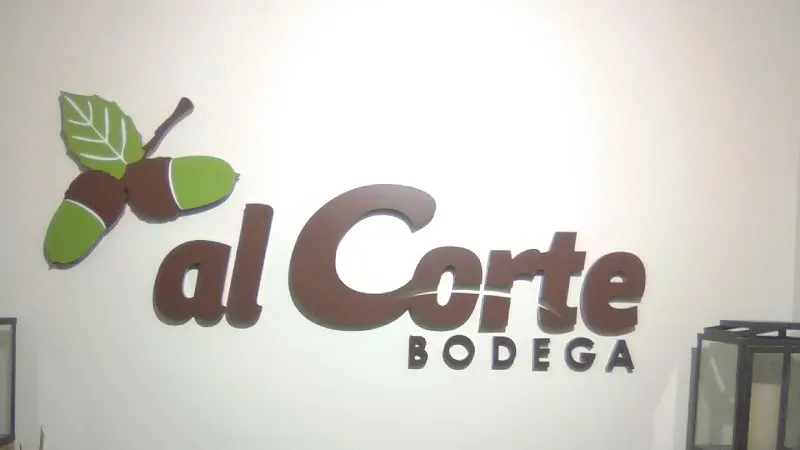 al Corte Gastrobar - Tienda de delicatessen en Zaragoza - foto 3