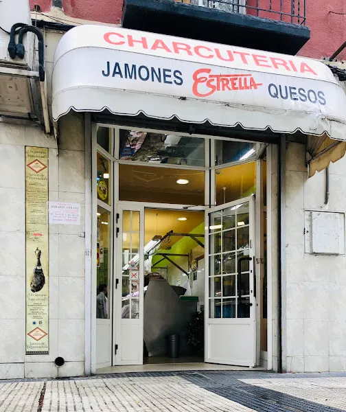 Charcuteria Jamones Estrella Quesos - Quesería en Zaragoza - foto 2