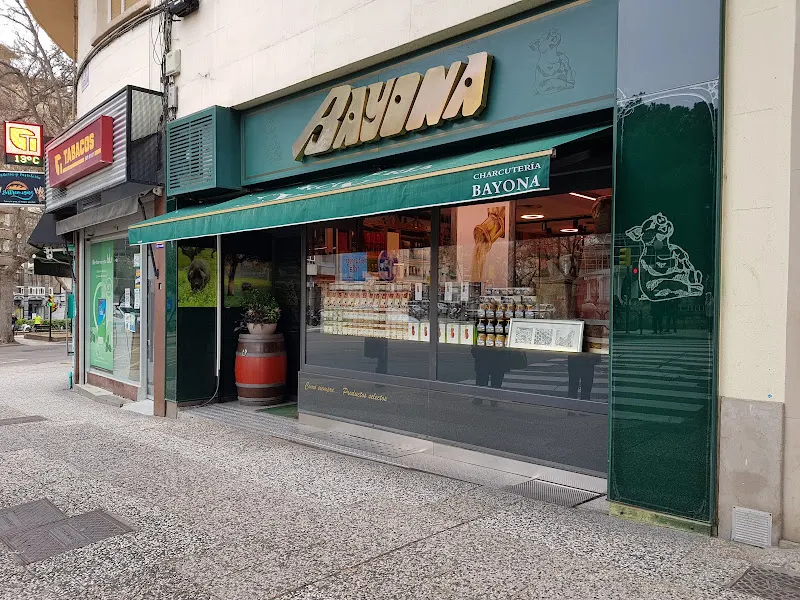 Charcutería Bayona - Carnicería en Zaragoza - foto 2