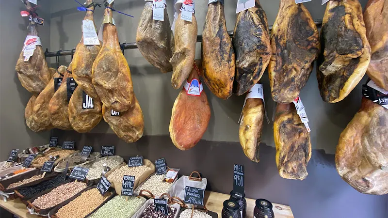 Moya Charcutería - Charcutería en Torrero - Tienda de alimentación en Zaragoza - foto 3