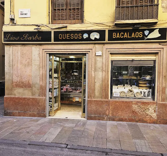 Ultramarinos Juan de Dios Barba - Tienda de alimentación en Málaga - foto 2