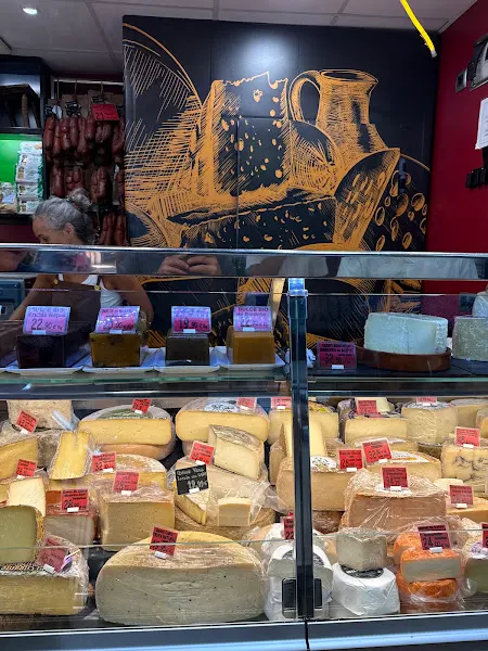 Es Racó Formatger - Tienda de quesos - Quesería en Palma - foto 2