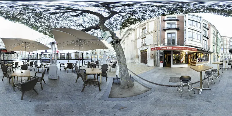 JAMONERÍA CERVECERÍA EXXENCIA DE IBÉRICOS en Valladolid