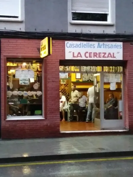 La Bodega Vinos Y Jamones - Gijón