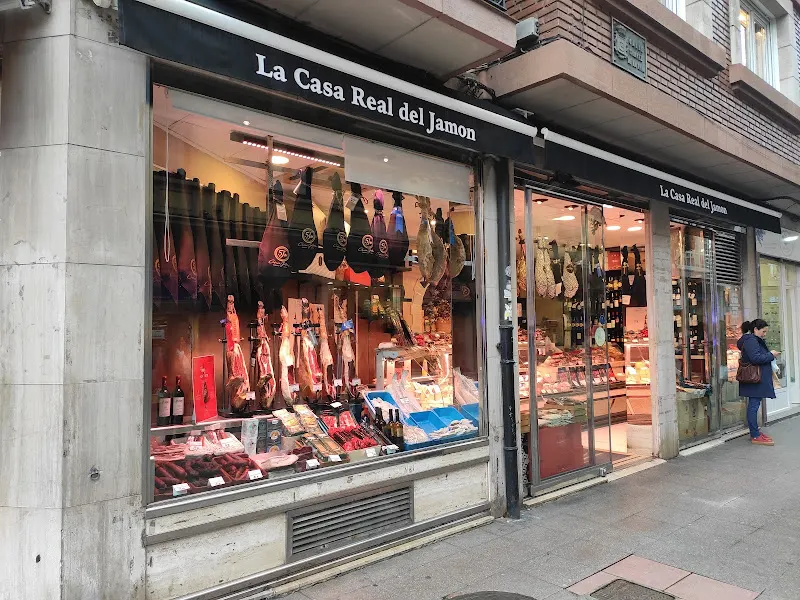 LA CASA REAL DEL JAMON - Tienda de alimentación en Oviedo - foto 2