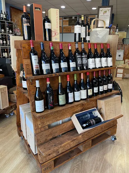 Vinos Y Delicatessen De Cartagena - Tienda de vinos en Cartagena - foto 2