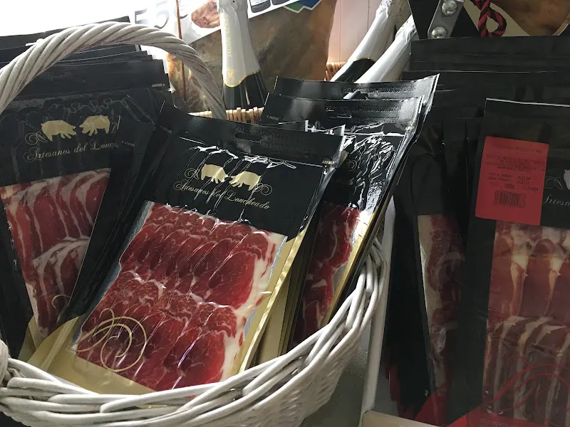 Artesanos del Loncheado Ibérico - Tienda de jamones en Terrassa - foto 2