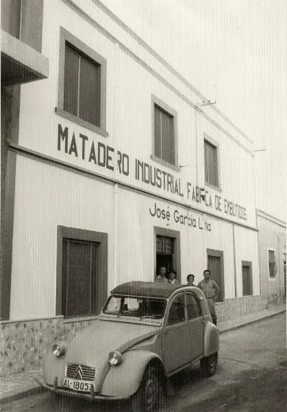 Almericarne, S.L. Carnicería y fábrica de embutidos - Conservas La Orza de Almería - Carnicería en Almería - foto 2