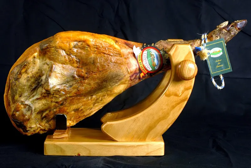 Jamones La Esperanza - Almacén de jamón serrano en Segorbe - foto 2