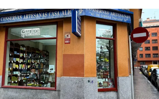 Casa Alicia | Vinos, quesos, y embutidos de alta calidad. - Tienda de alimentación en Burgos - foto 2