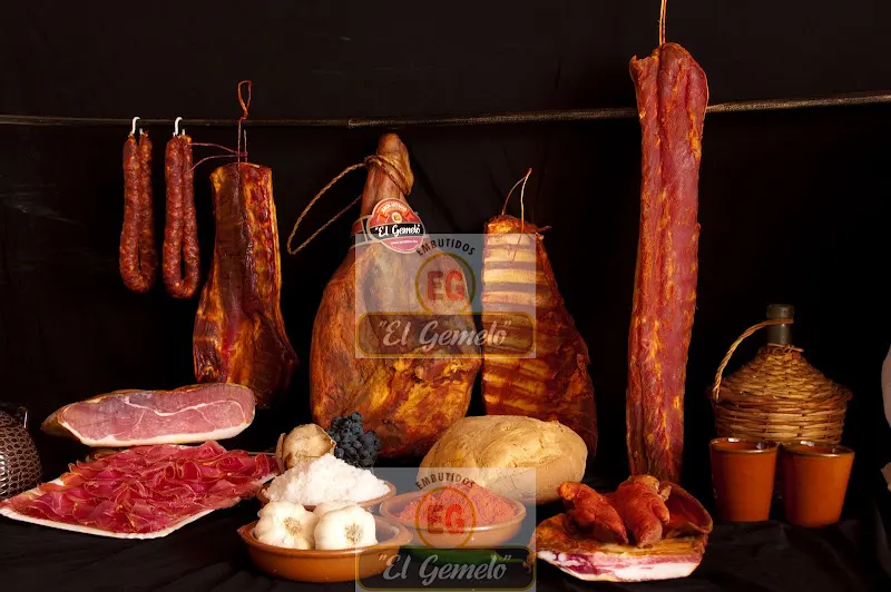El Gemelo - Establecimiento de jamón serrano en Pradoluengo - foto 2