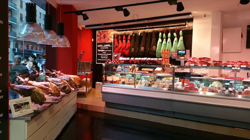 Lugar de Sabores - Tienda de Jamones en Logroño - Jamonería en Logroño - foto 2