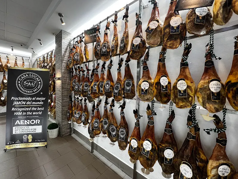 Ibéricos Casa Lucas - Tienda de jamones en Monesterio - foto 3