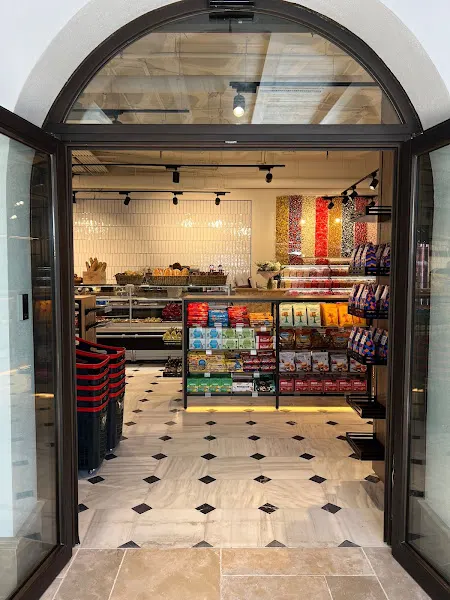 Baccara Deli Market - Supermercado en Marbella - foto 2
