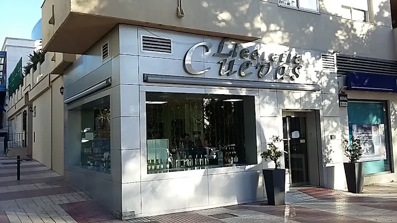 Licorería Cuevas - Tienda de vinos en Marbella - foto 2