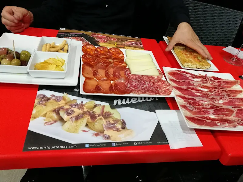 Enrique Tomás - Jamonería en Mataró - foto 2