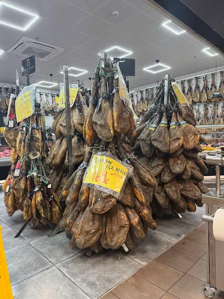 La boutique de la Carne "Hermanos Cabo" - Carnicería en Barrios (Los) - foto 2