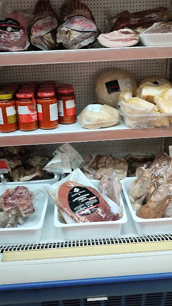 Carnicas J-R Requeno SL - Food manufacturer en Ourense - foto 2