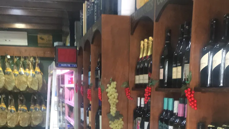 Jamones & Delicatessen La Encina