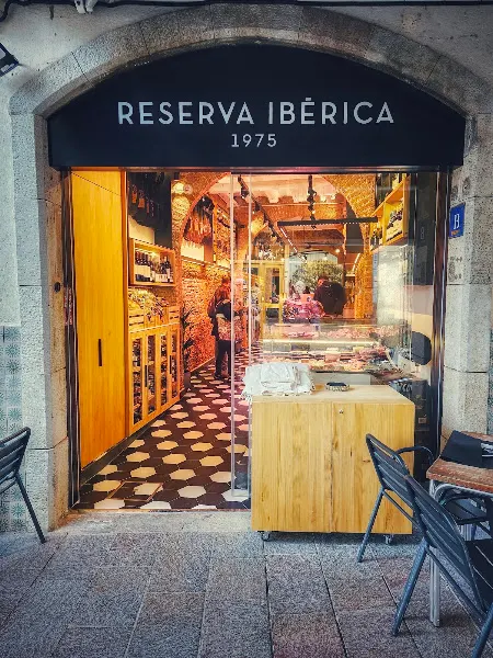 RESERVA IBÉRICA Jamon Ibérico - Establecimiento de jamón serrano en Sant Cugat del Vallès - foto 2