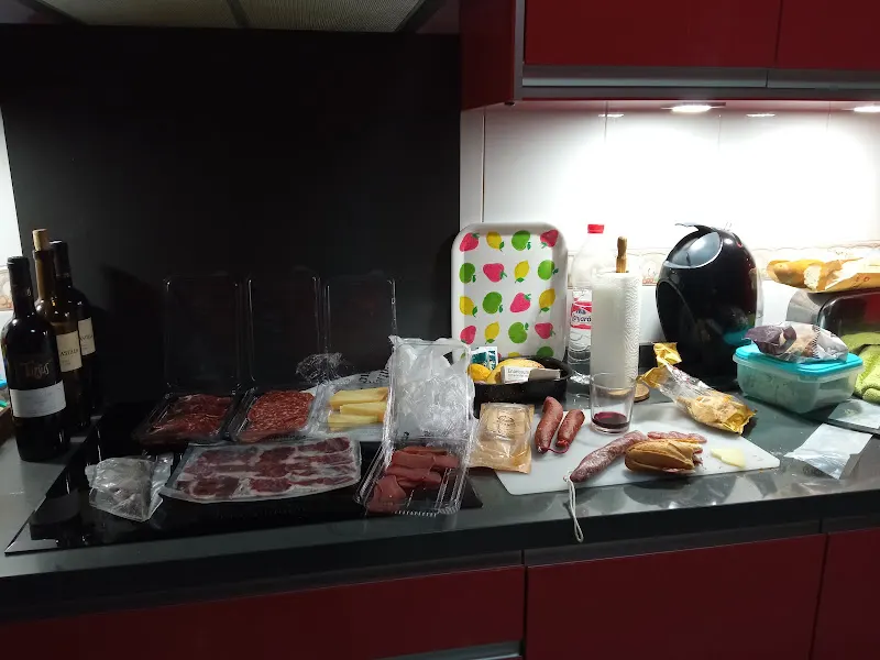 La boutique del jamón - Tienda de delicatessen en Ceuta - foto 2