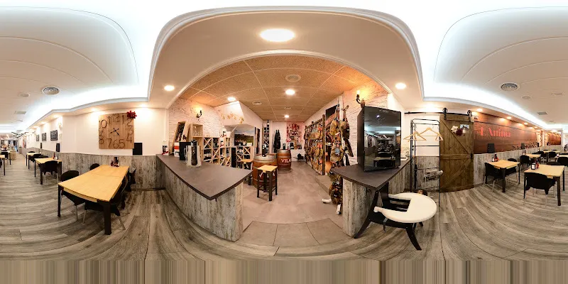 L'Ànima. Ibéricos, cafetería y bodega - Manresa