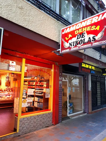 Jamoneria La Dehesa de Nikolas - Tienda de alimentación en Fuengirola - foto 2