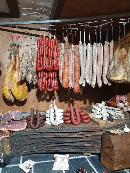Embutidos La Encina en Vega de Espinareda - foto 2