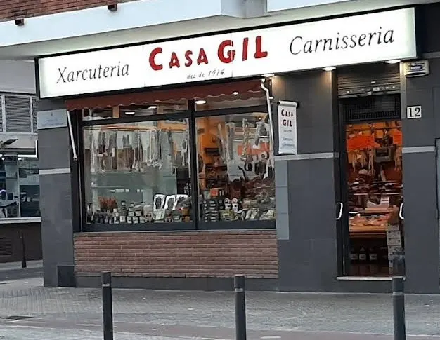 CASA GIL CHARCUTERÍA CARNICERÍA Y QUESOS - Establecimiento de jamón serrano en Vilanova i la Geltrú - foto 2