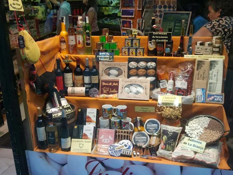 Caprichos de Castilla - Tienda de vinos en Segovia - foto 2
