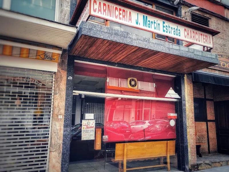 Julián Martín Estrada - Carnicería en Torrelavega - foto 2