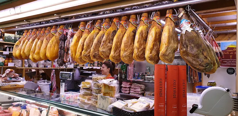 Charcutería y salazones José Sánchez - Tienda de alimentación en Elda - foto 2