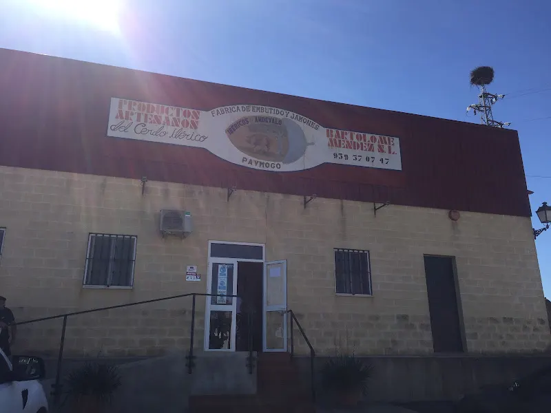 Fabrica De Embutidos Y Jamones. Bartolome Méndez - Tienda de jamones en Paymogo - foto 2