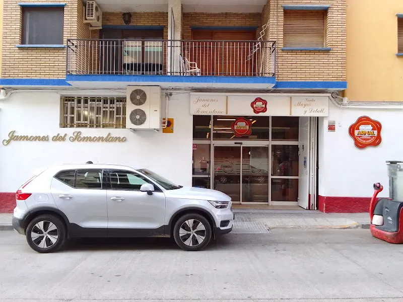 Jamones Arnal - Tienda de alimentación en Barbastro - foto 2