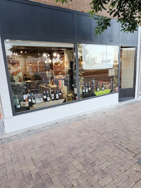 Vinum Bibo - Tienda de vinos en Colmenar Viejo - foto 2