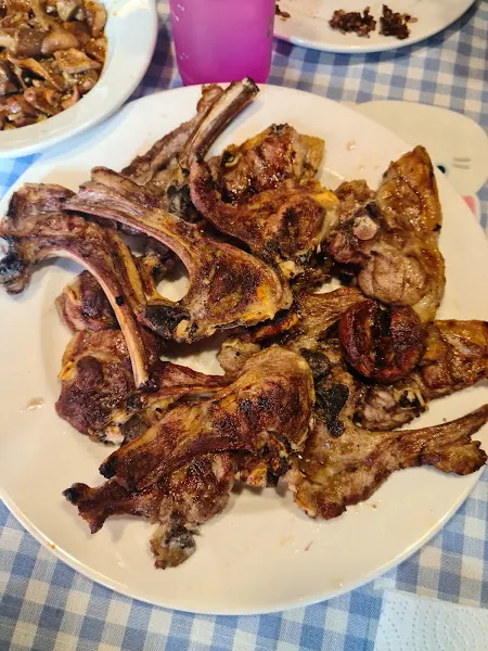 CARNICERÍA, EMBUTIDOS Y JAMONES "VALLE DEL RAZÓN" - Sotillo del Rincon