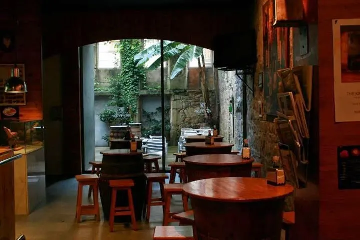 Bodega Os Arcos - Vinoteca en Vilagarcía de Arousa - foto 2