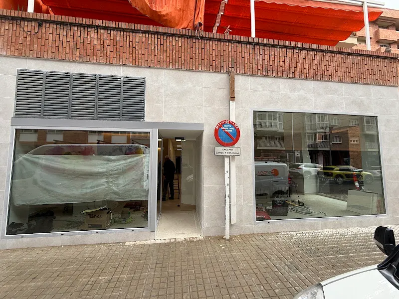 Hermanos Sánchez Centro Aragón - Tienda de jamones en Teruel - foto 2