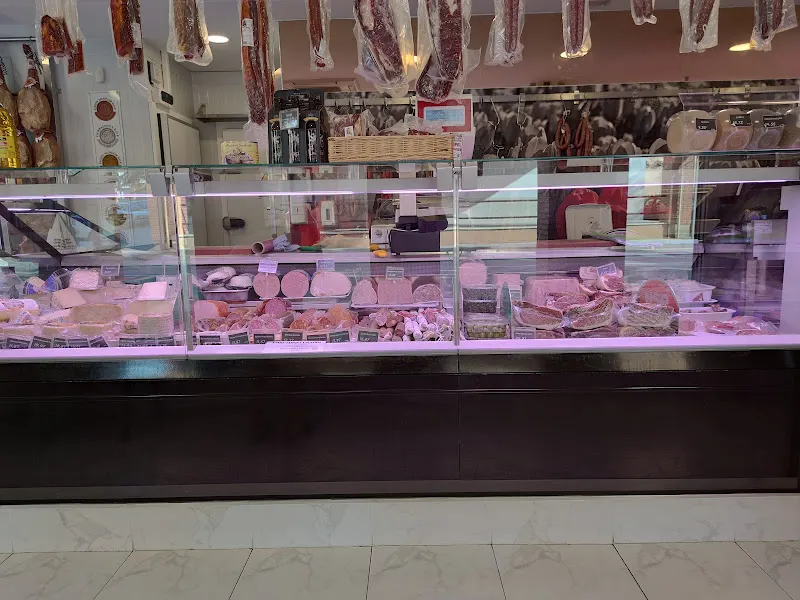 Hermanos Sanchez Alcañiz - Tienda de jamones en Teruel - foto 2