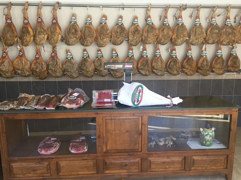 Secadero y venta de Jamones "EL PEÑA" - Tienda de jamones en Maria - foto 2