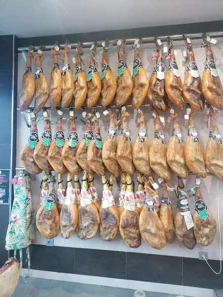 Alhcorte Charcutería y Carnicería - Carnicería en Alhaurin el Grande - foto 2