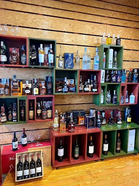 Dispasa Gourmet y Dispasa alimentaria SL - Tienda de vinos en Burriana - foto 2
