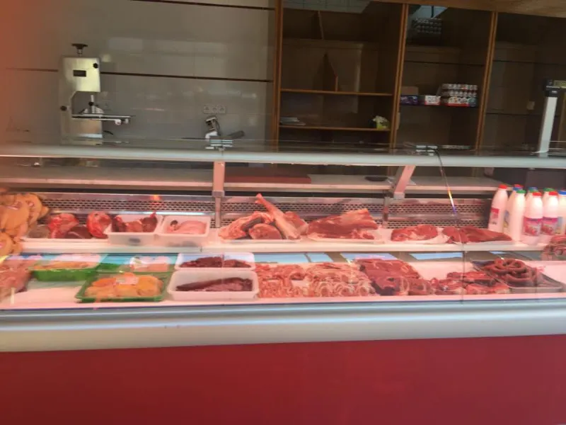 Nati - Carnicería en Olot - foto 3