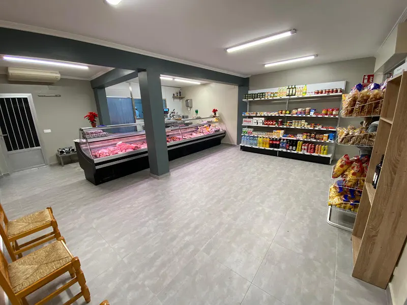 Carnes y embutidos chavines - Carnicería en Valdepeñas - foto 2