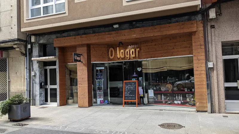 Adega O Lagar - Tienda de vinos en Carballo - foto 2