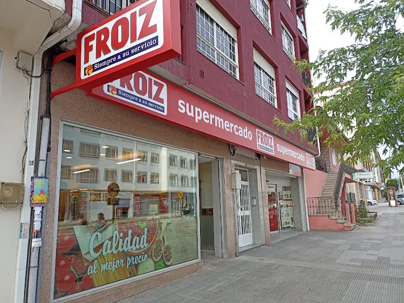 Supermercados Froiz - Supermercado en Brion - foto 2