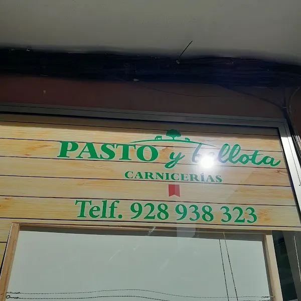 PASTO Y BELLOTA DRAGO