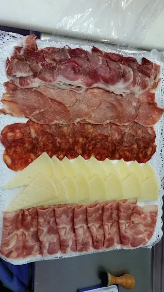CHARCUTERIA LA SUIZA - Tienda de fiambres en Leioa - foto 2
